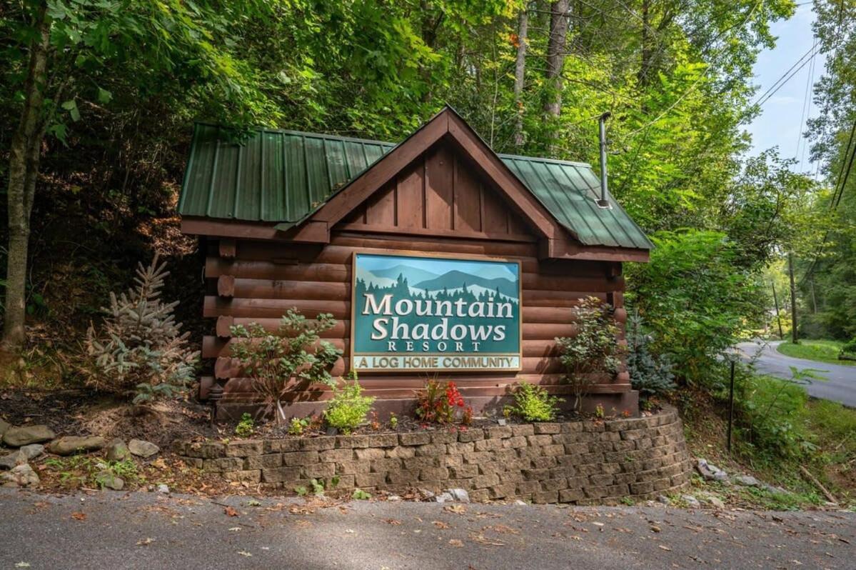 Villa Movie Theater Hot Tub View Mountain Escape à Gatlinburg Extérieur photo